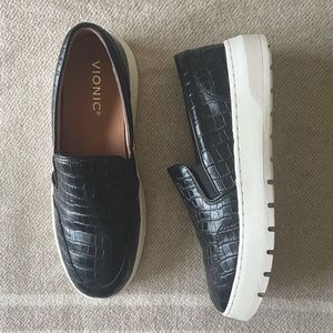 Vionic dinora croc 7.5